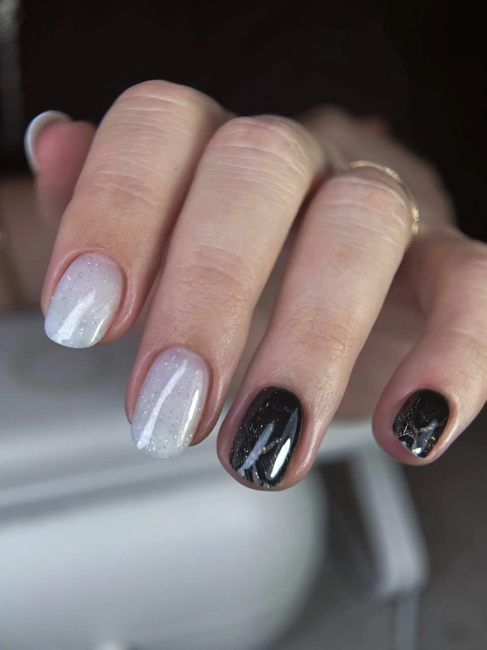 Новогодний маникюр в Анапе