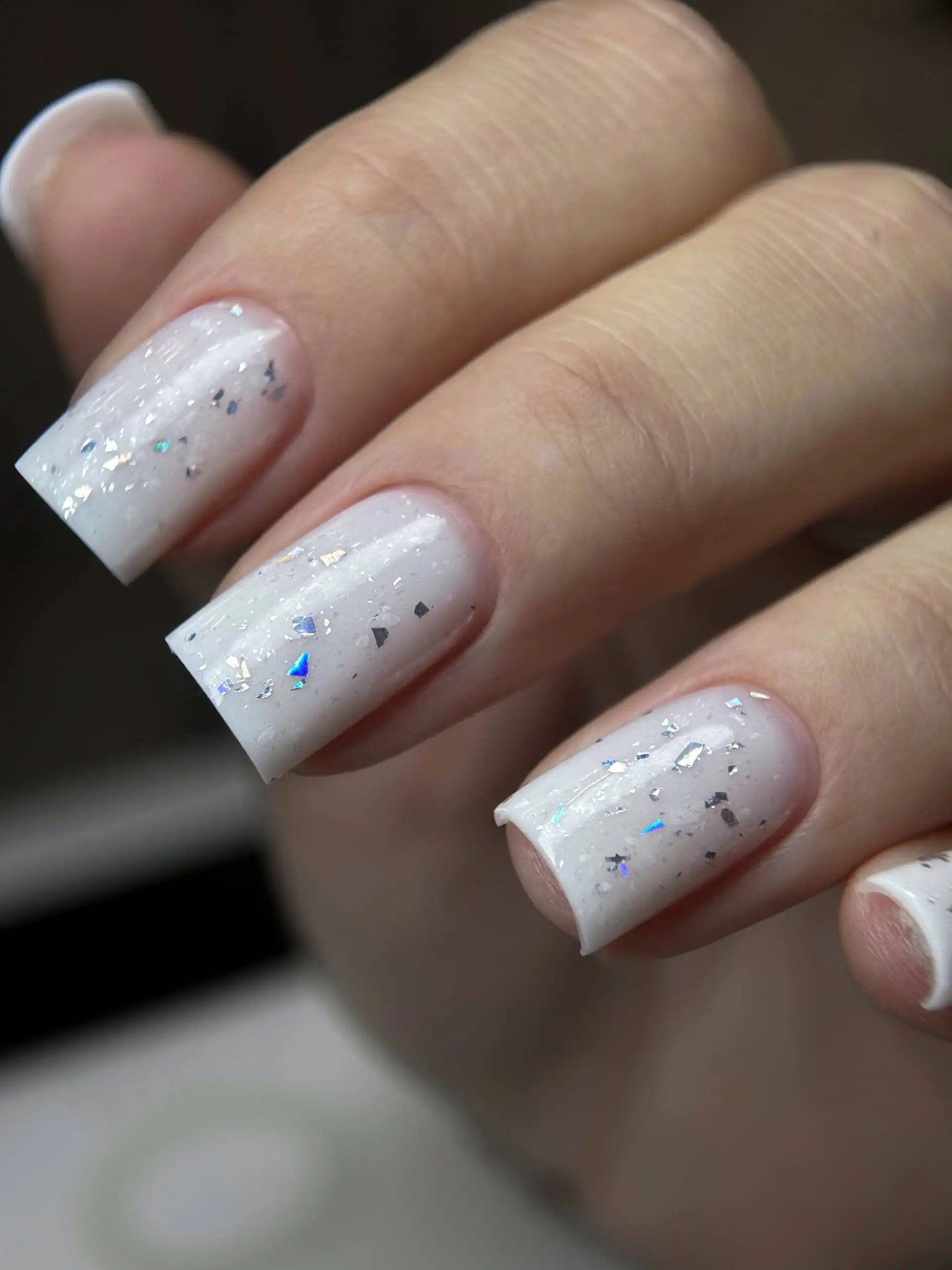 Новогодний маникюр в Анапе