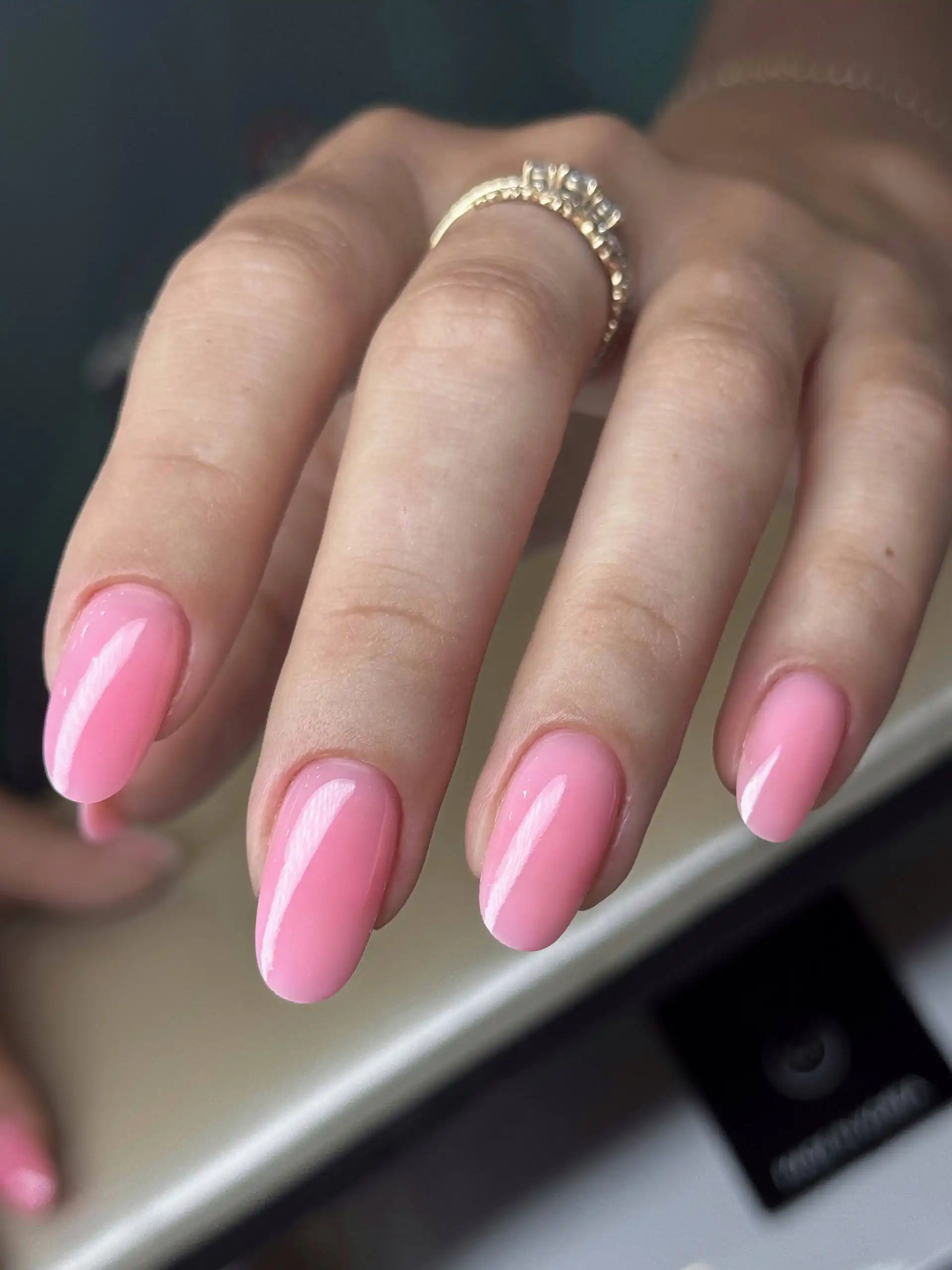 Новогодний маникюр в Анапе