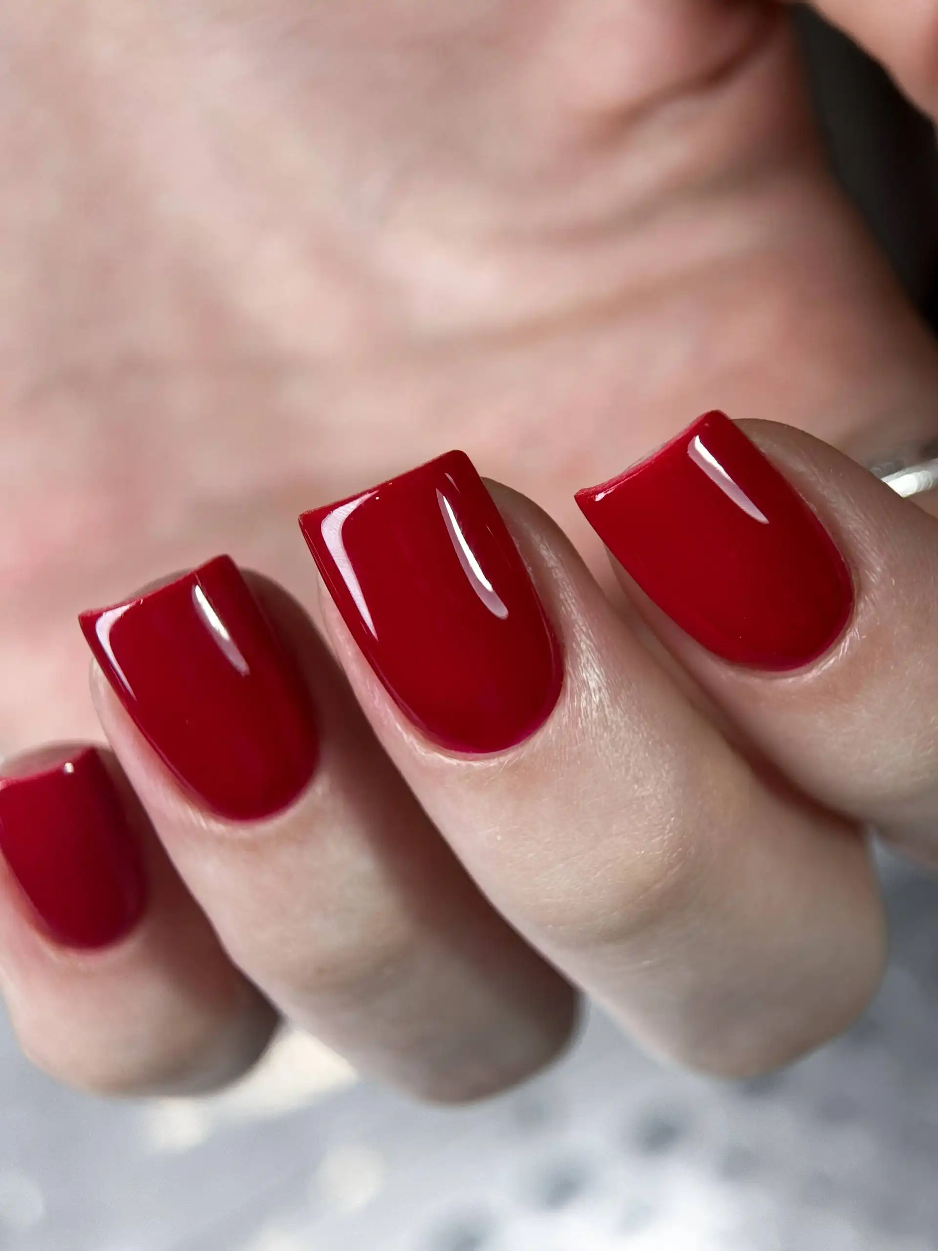 Новогодний маникюр в Анапе