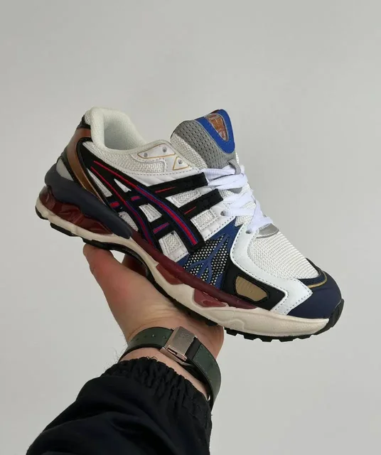 Кроссовки в Саратове - Одежда в Саратов