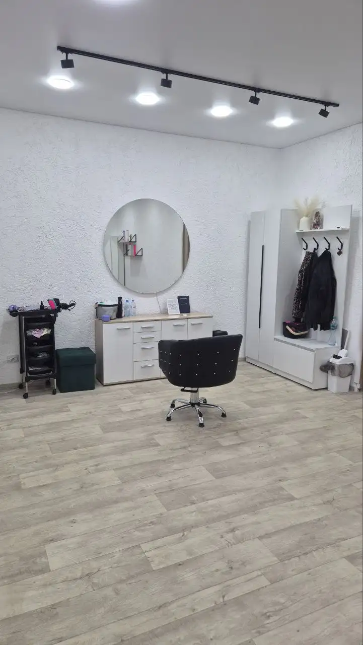 Поиск мастеров для аренды в новой студии - Аренда помещений (Услуги) в Саратов