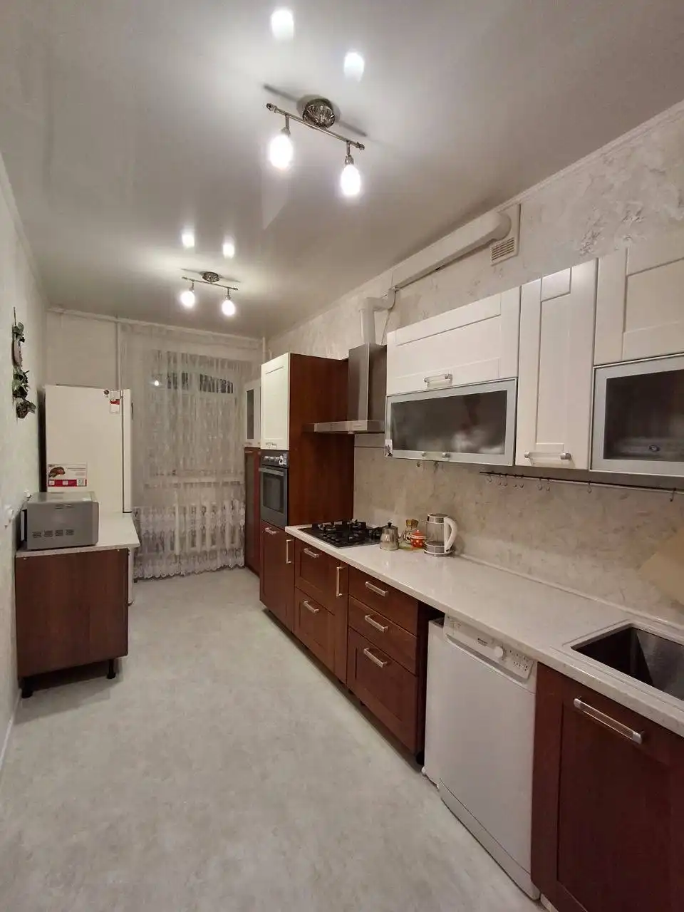 Сдам 2-х комнатную квартиру 80 кв. м в ЖК 21 век на ул. Курской