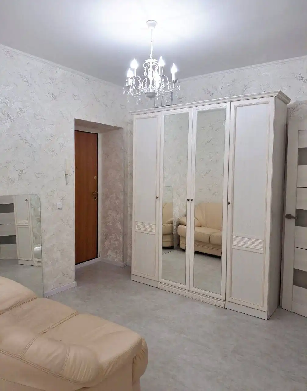 Сдам 2-х комнатную квартиру 80 кв. м в ЖК 21 век на ул. Курской