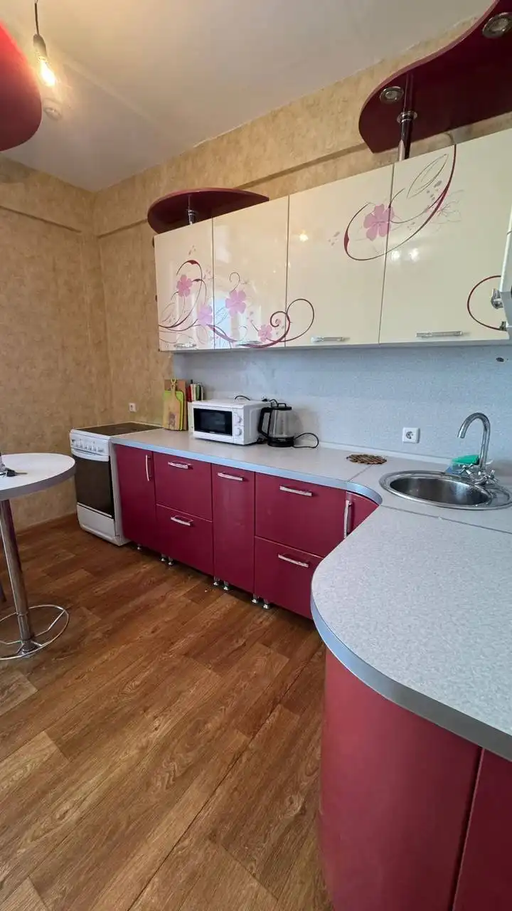 Студия на Максимова 37Б