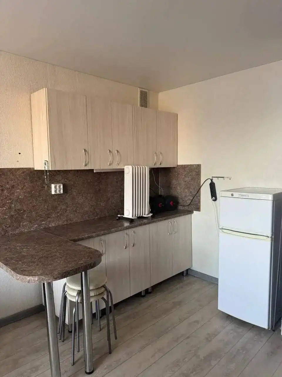 Сдам гостинку в Молодежной 10 - Аренда (Недвижимость) в Казань