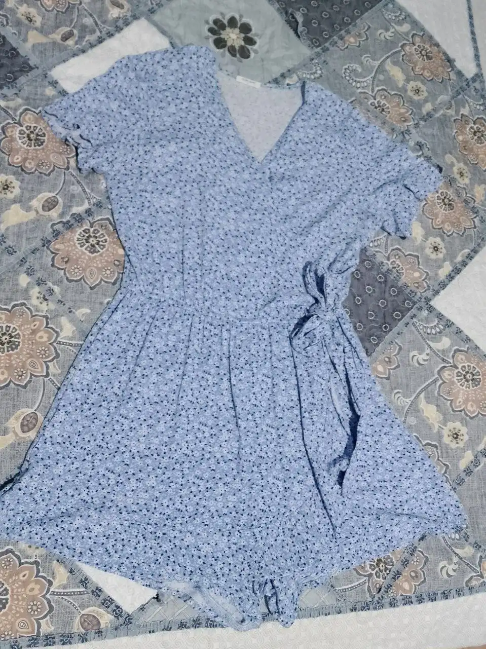 Одежда размер М в Золотом Квартале