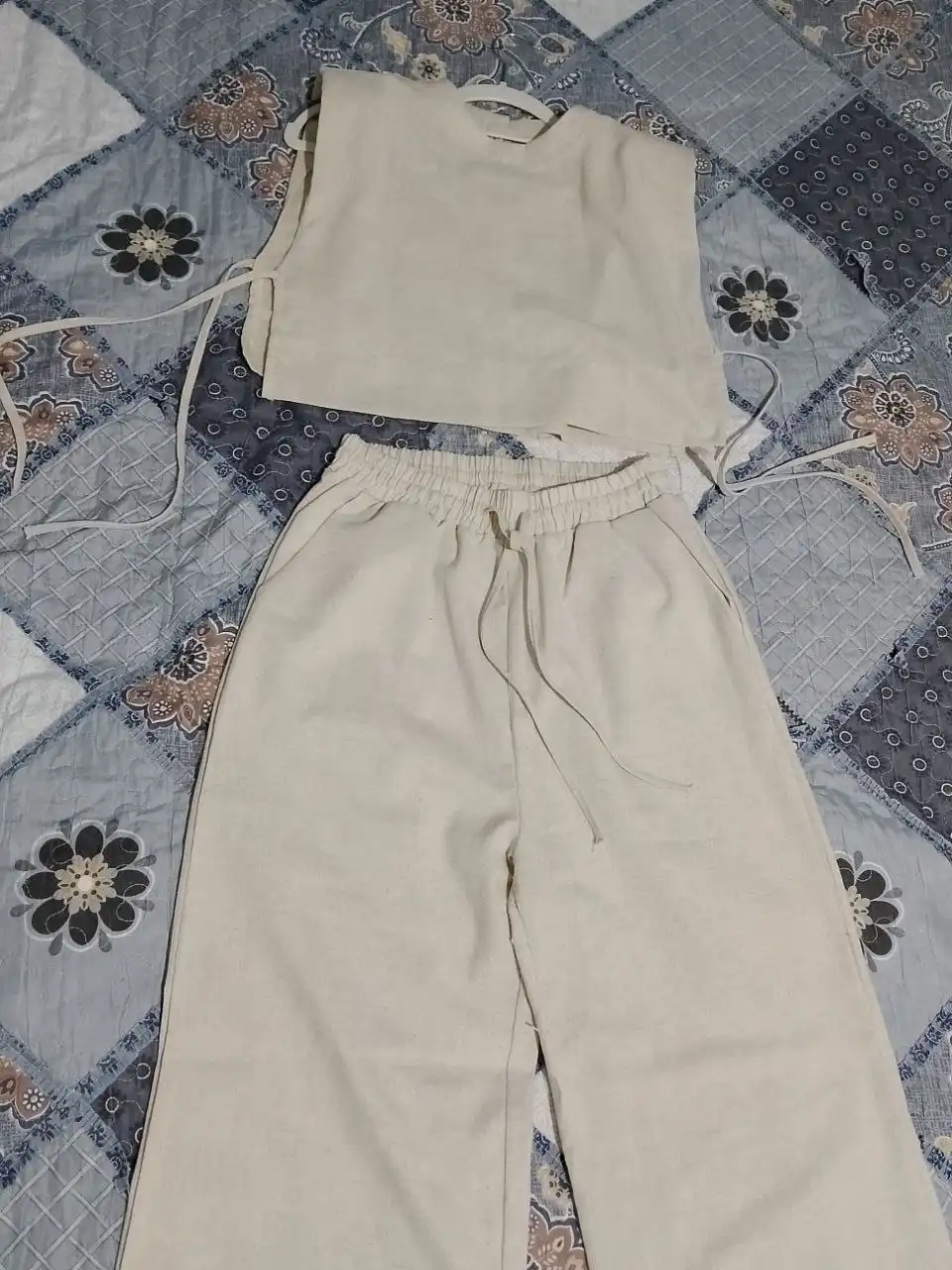 Одежда размер М в Золотом Квартале