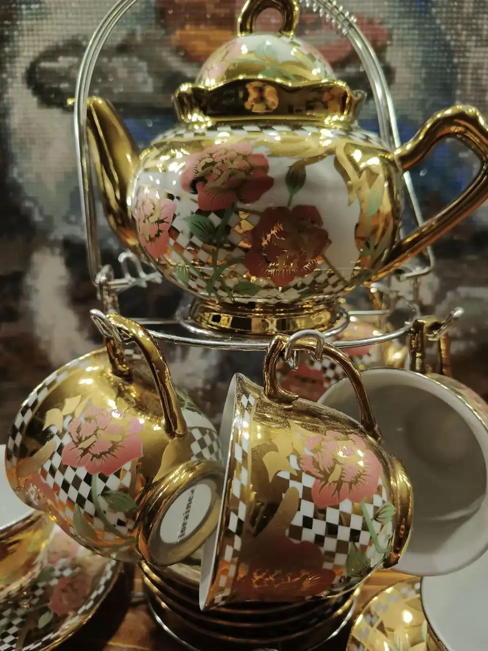 Чайный набор с ароматным вареньем из лепестков роз