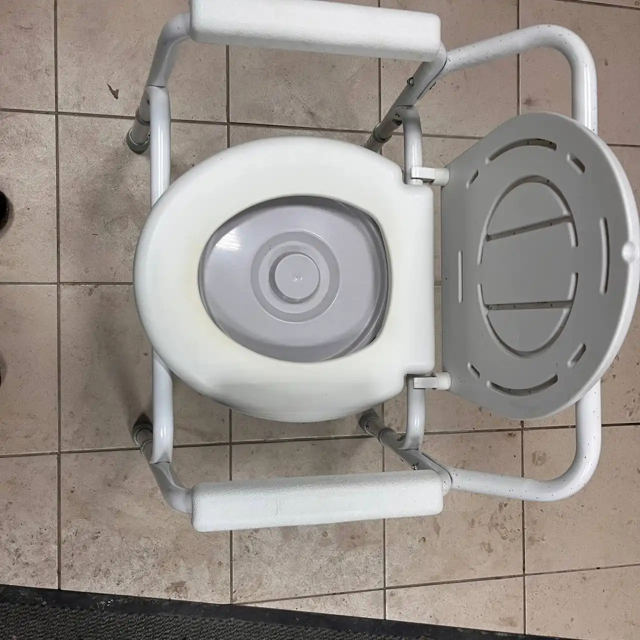 Санитарный стул б/у