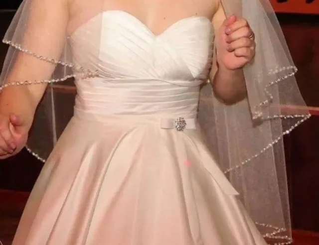 Свадебное платье размер 42-44 цвет айвори - Одежда в Нежинка