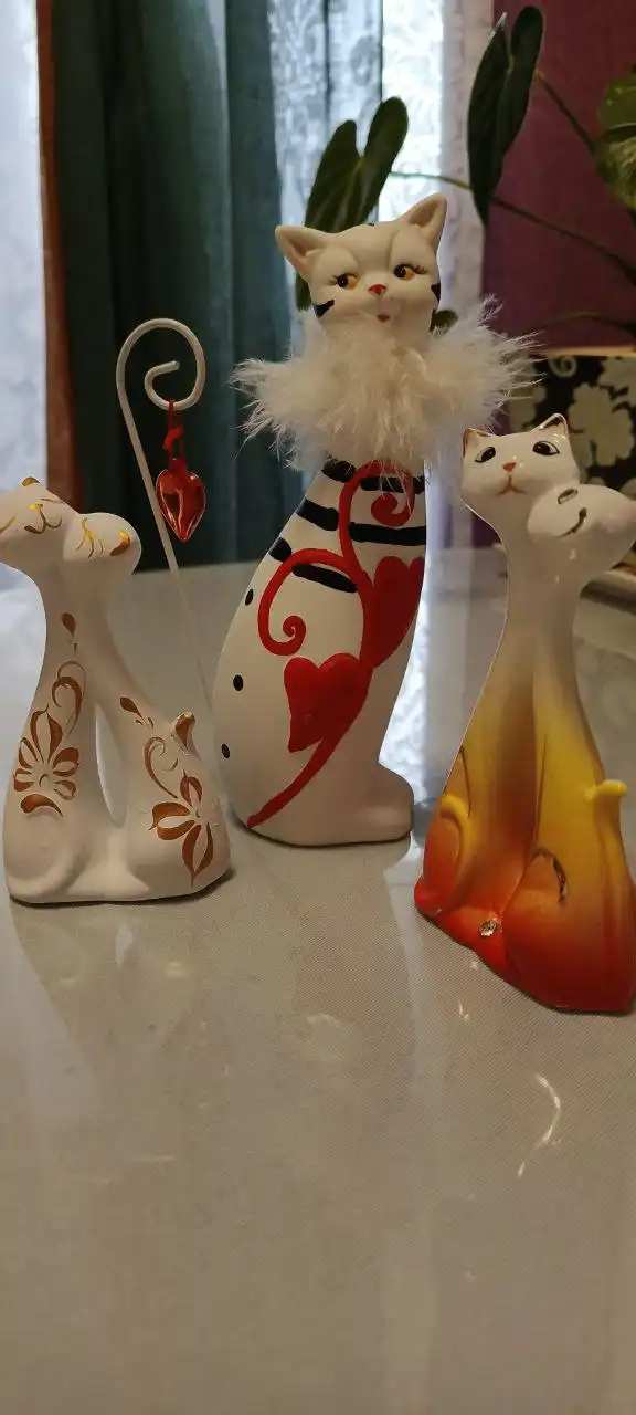 Фарфоровые статуэтки кошек - Коллекционирование (Хобби и отдых) в Нежинка