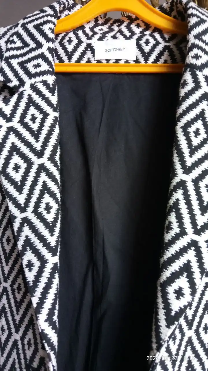 Продам пальто размер 52 - Верхняя одежда (Одежда) в Нежинка