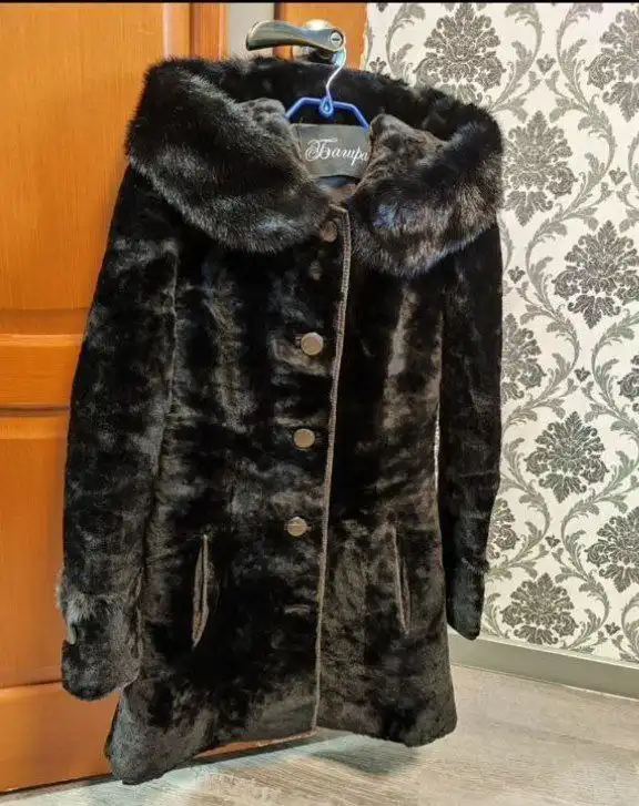 Продажа мутоновой шубы 40-42 размера - Верхняя одежда (Одежда) в Нежинка