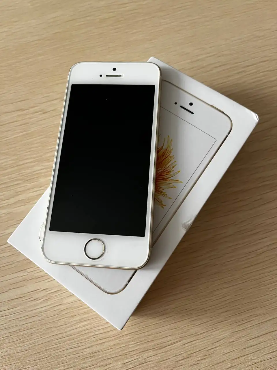 Продам iPhone SE в хорошем состоянии - Смартфоны (Электроника) в Нежинка