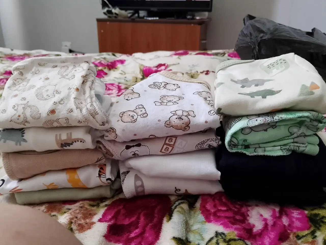 Вещи для новорождённых - Одежда для новорождённых (Товары для детей) в Нежинка