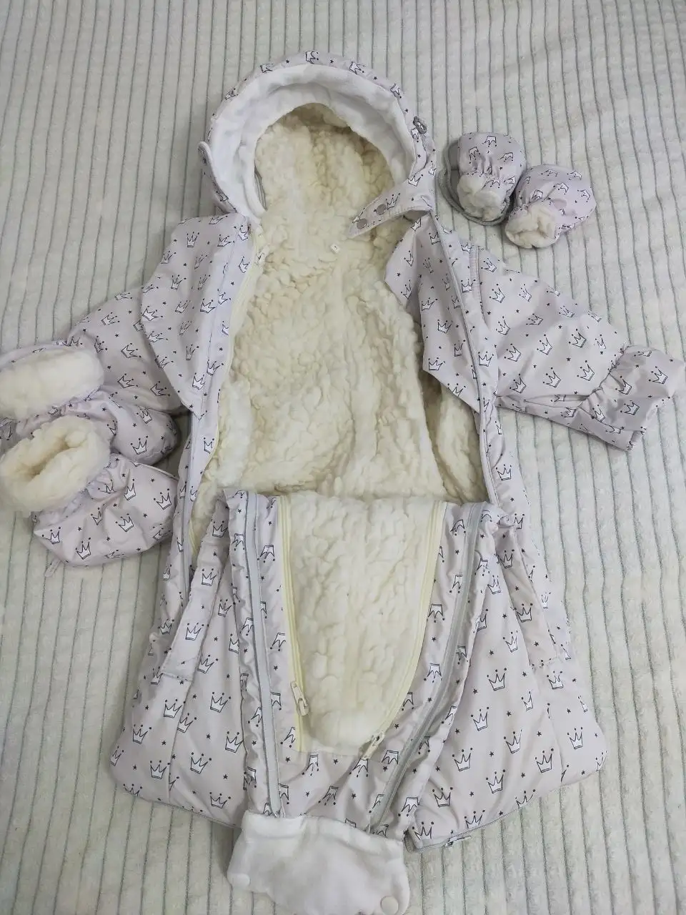 Продам зимний комбинезон размер 80 - Одежда для детей (Товары для детей) в Нежинка