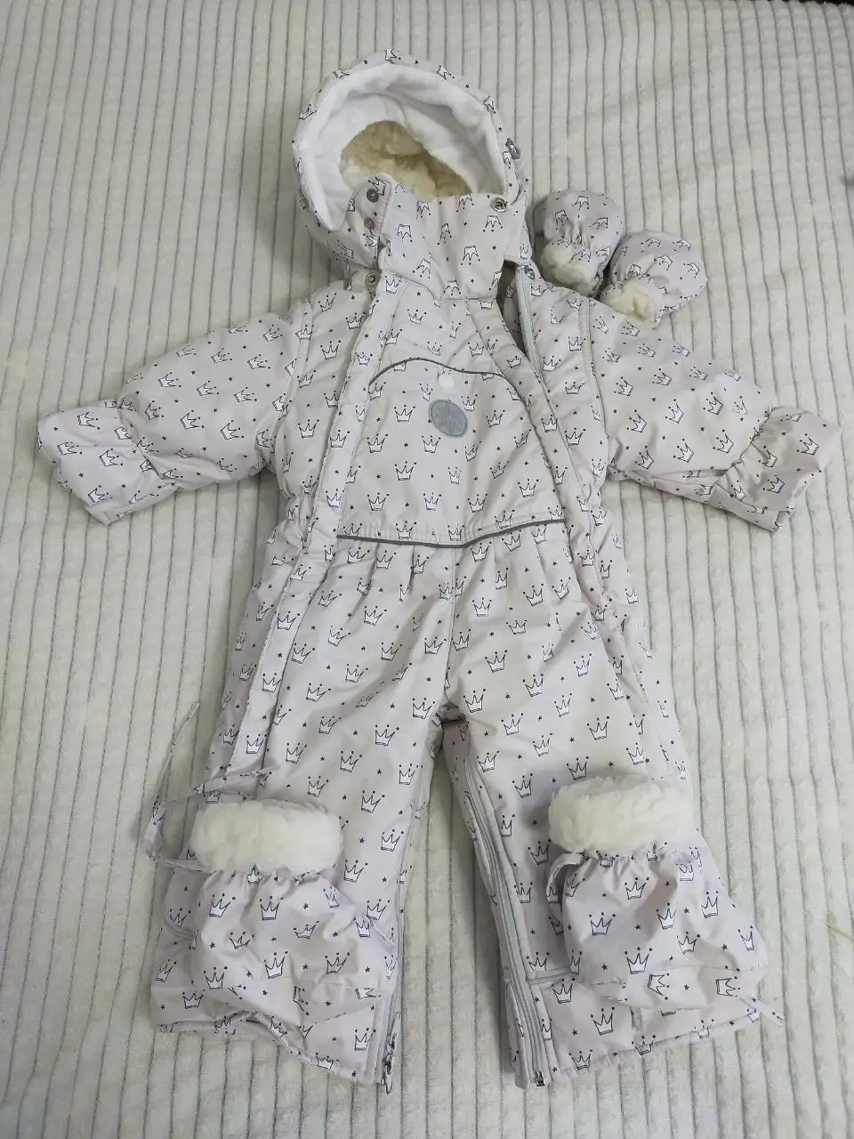 Продам зимний комбинезон размер 80 - Одежда для детей (Товары для детей) в Нежинка
