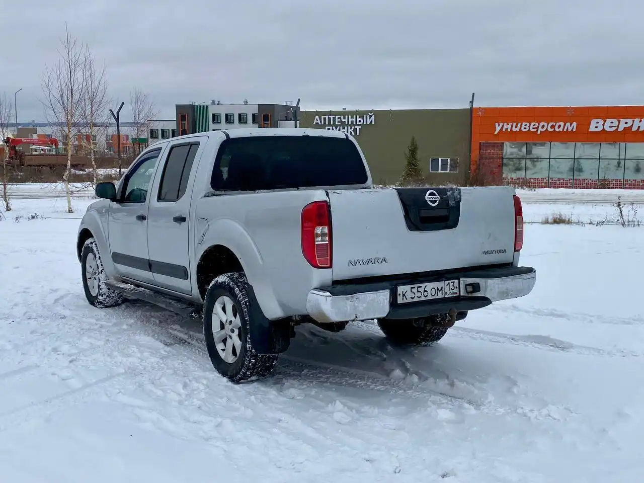Продам рамный полноприводный внедорожник Nissan Navara 2006 года
