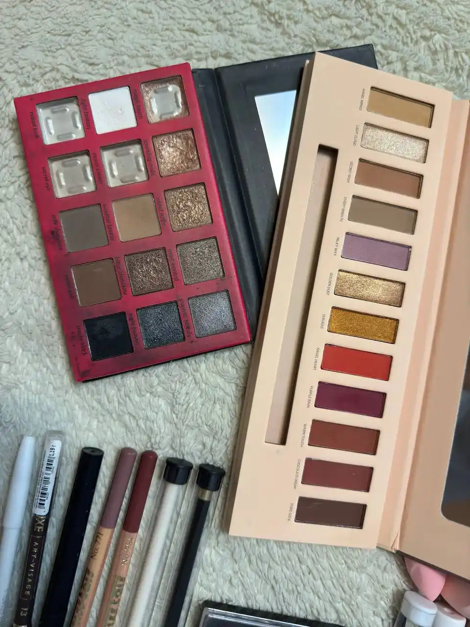 Набор декоративной косметики б/у