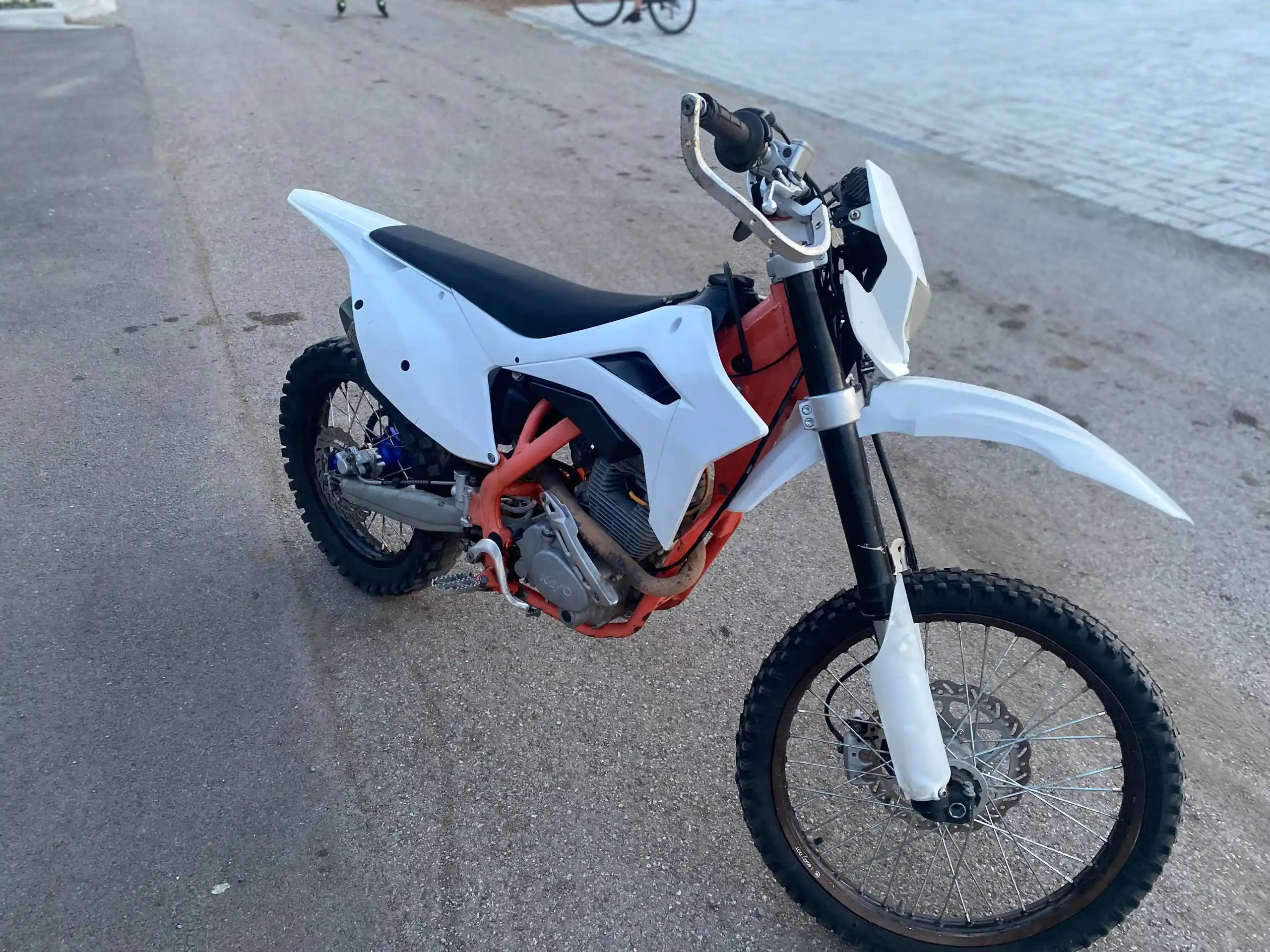 Кайо К4 полноразмерный мотоцикл