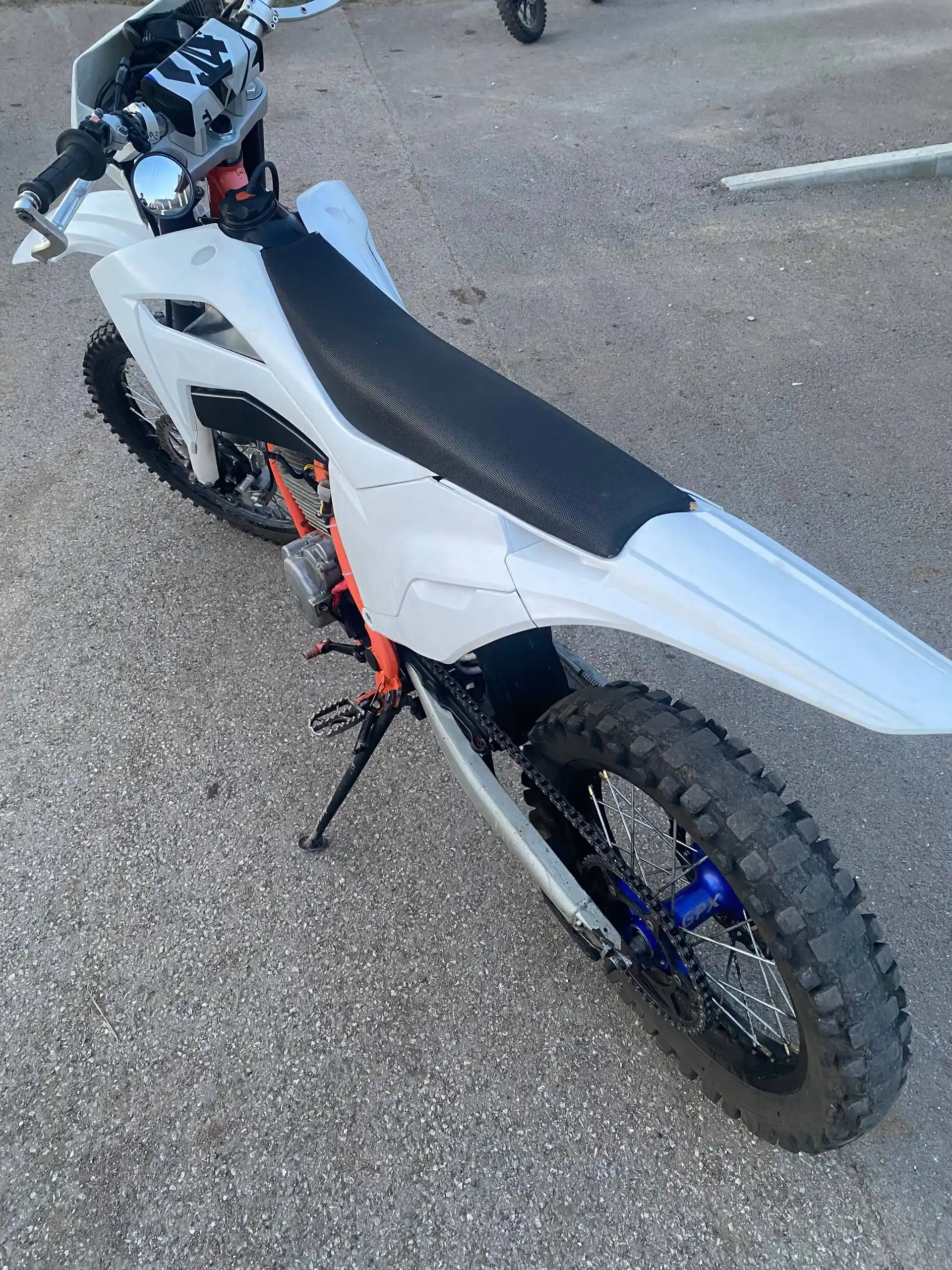 Кайо К4 полноразмерный мотоцикл