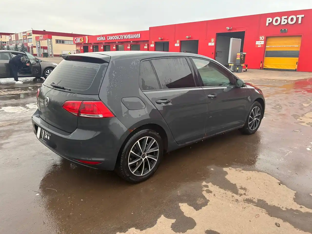 Автомобиль 2014 года с рыжиками