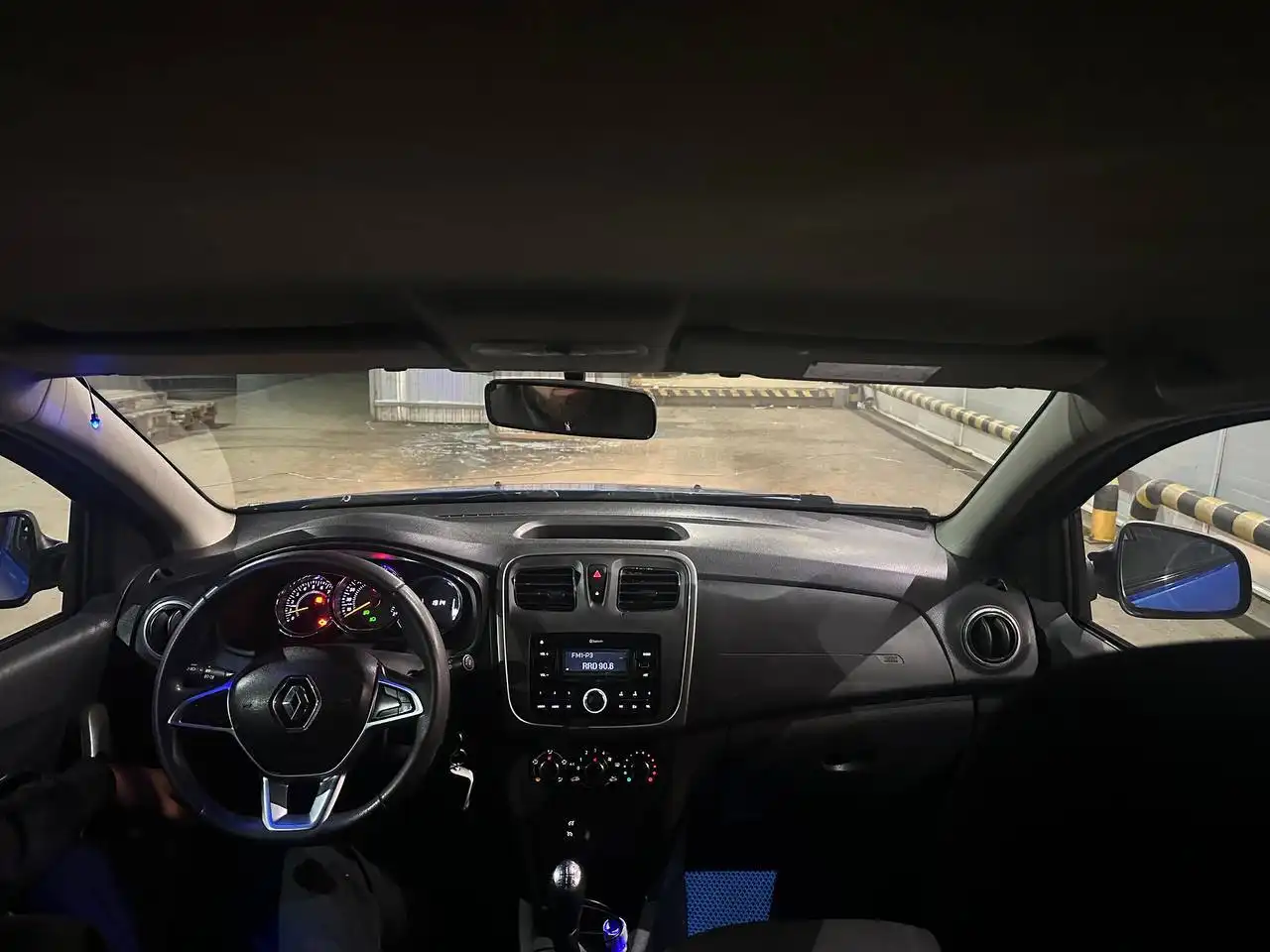 Рено Сандеро 2019 года в отличном состоянии