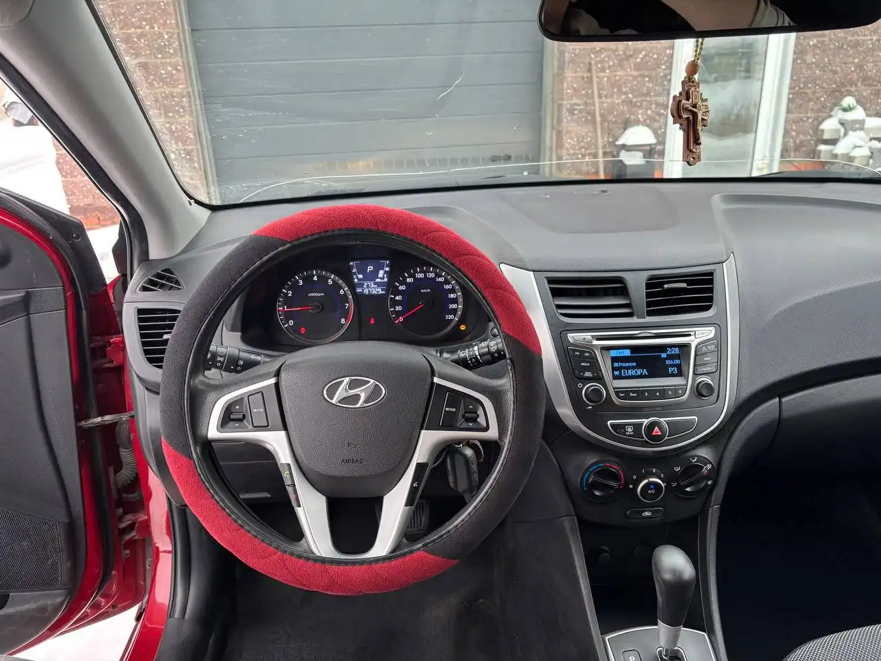 Автомобиль 2014г 1.6л автомат