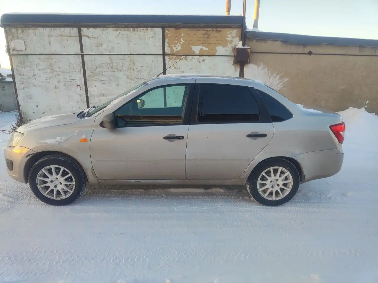 Продажа Лада Гранта 2016 года