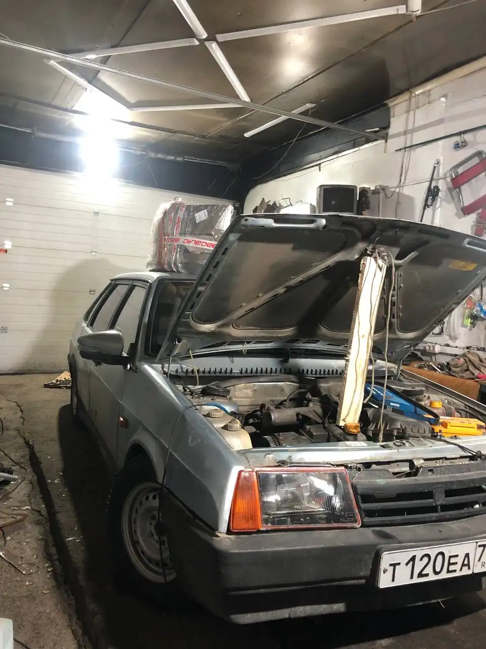 Продам автомобиль 2002 года инжектор