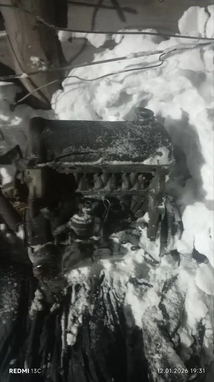 Продажа двигателя и коробки передач для авто - Двигатели и КПП (Запчасти) в Магнитогорск