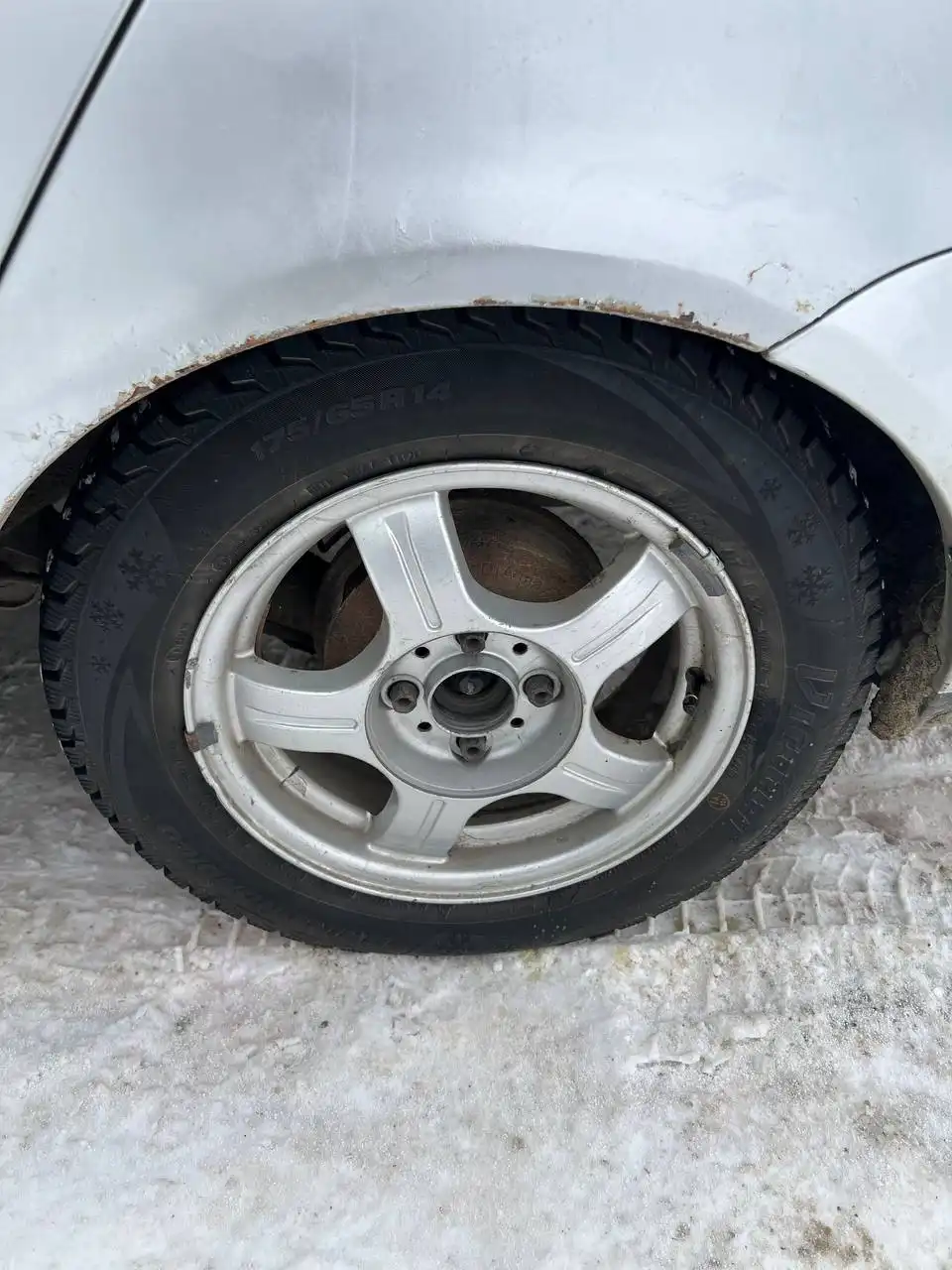 Продажа колес Р14 с зимней резиной - Шины и диски (Авто) в Магнитогорск