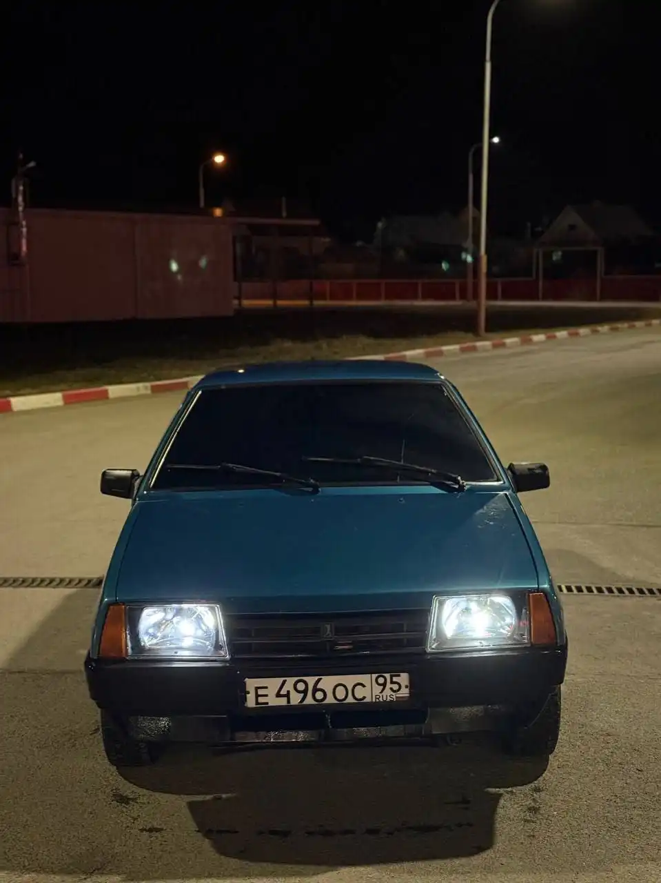 Автомобиль ВАЗ 21099 2000 года - Авто в Магнитогорск