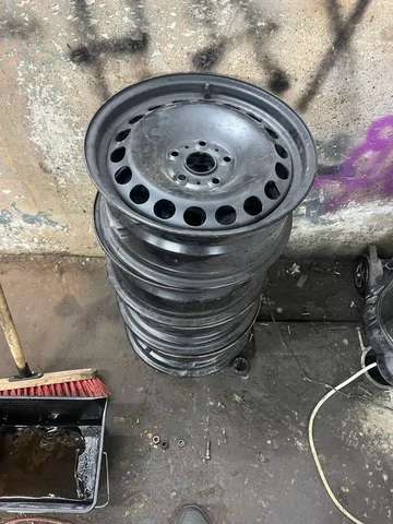 Авторынок Магнитогорска - 4 штуки живые не гнутые - Авто в Магнитогорск