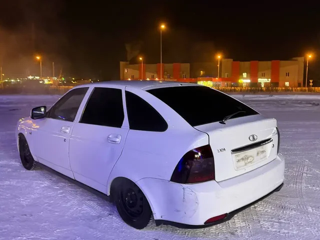 Продам Ладу Приора Хэтчбек 2010 года - Авто в Магнитогорск