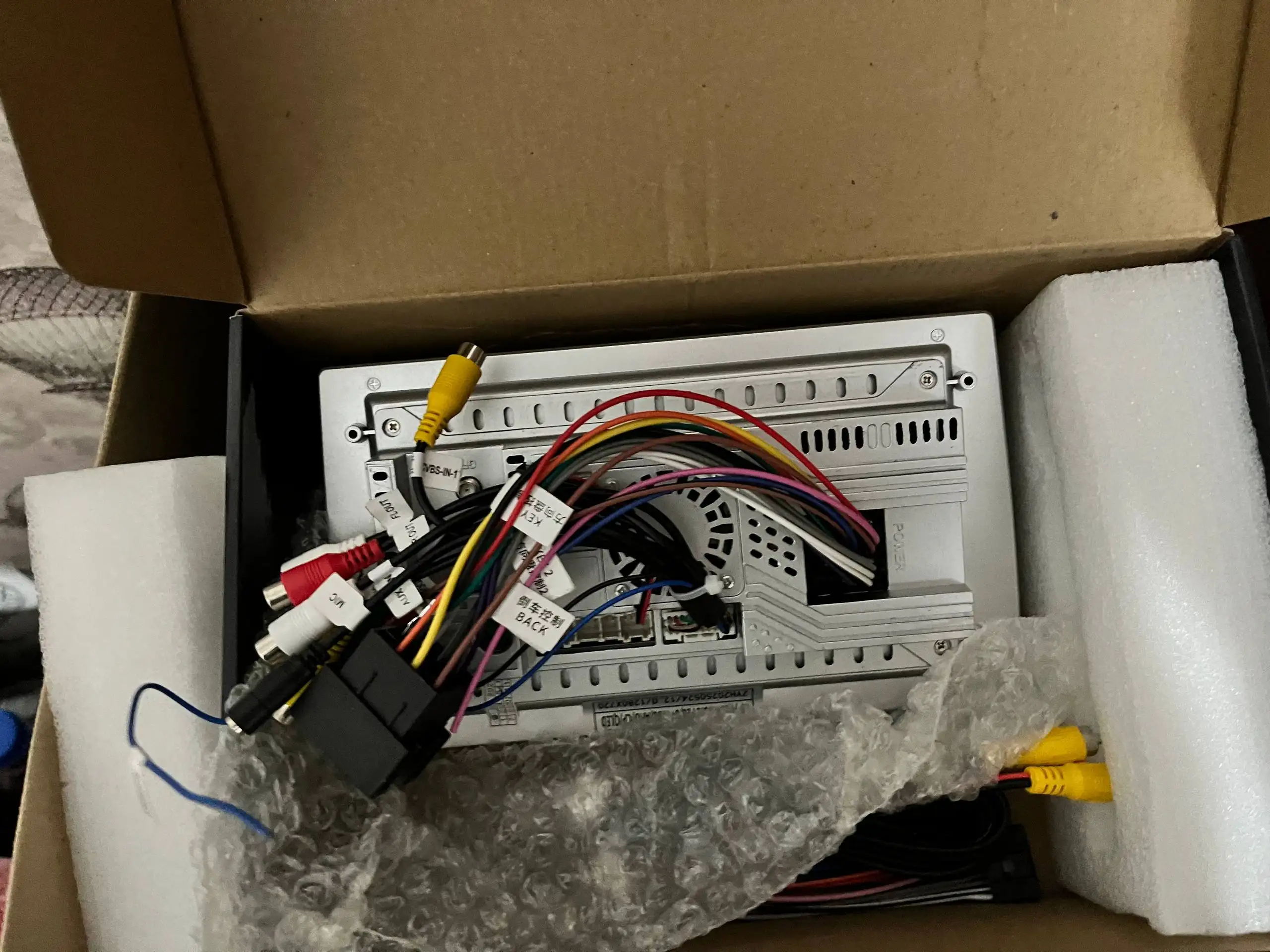 Продажа бампера на Гранту и магнитолы - Запчасти (Авто) в Магнитогорск