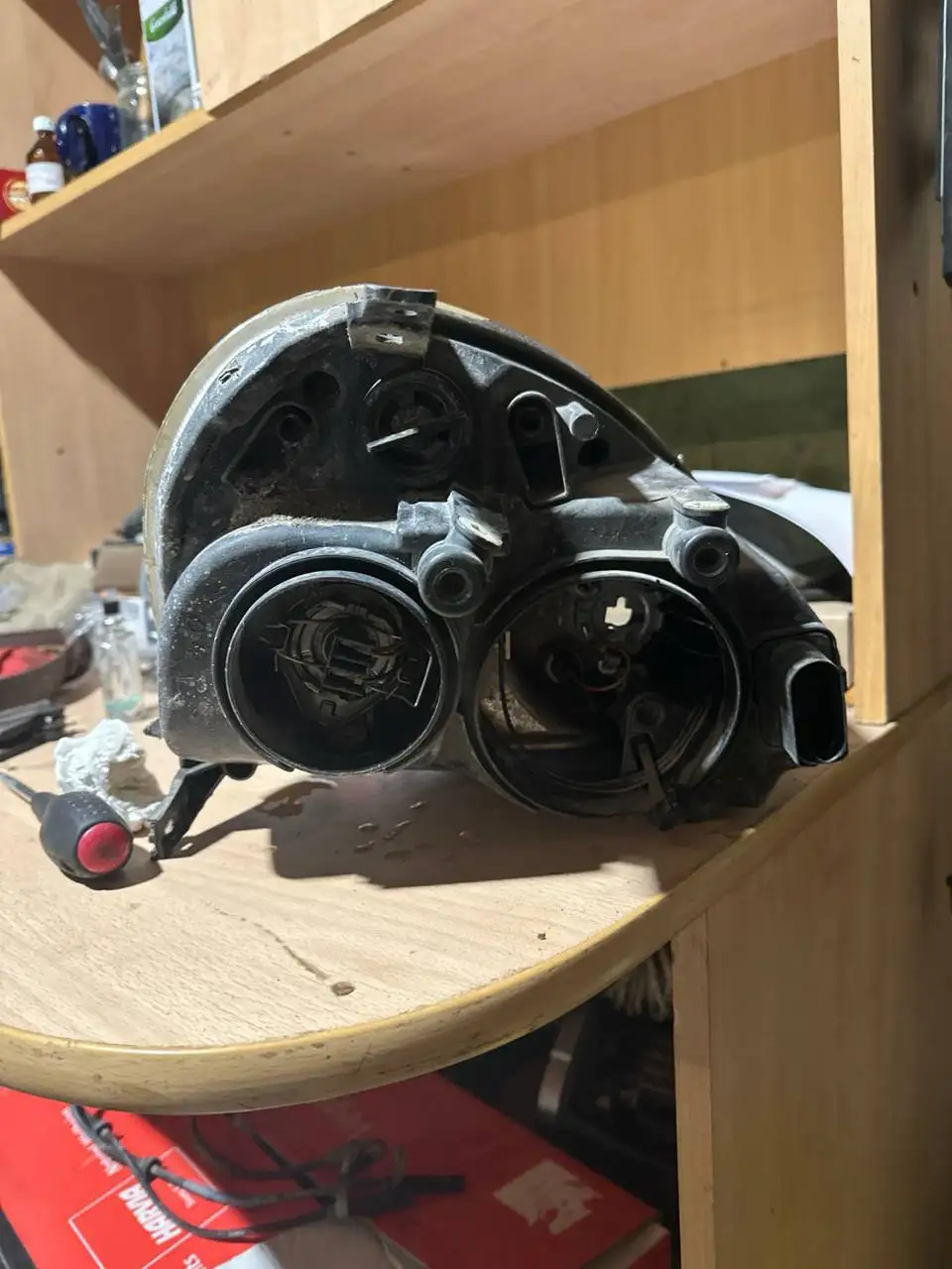 Продам левую фару на Приору - Автозапчасти (Запчасти) в Магнитогорск