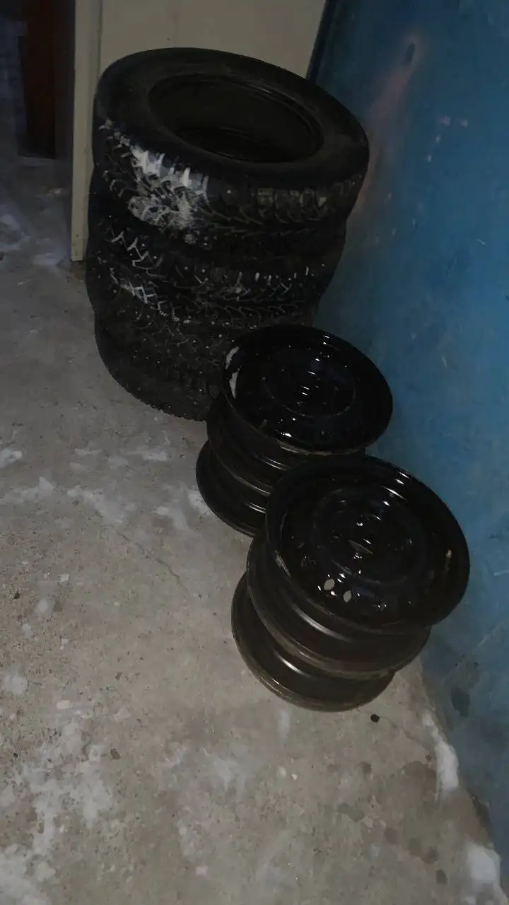 Штампы 4-100 и шины по выгодной цене в Магнитогорске - Шины и диски (Запчасти) в Магнитогорск