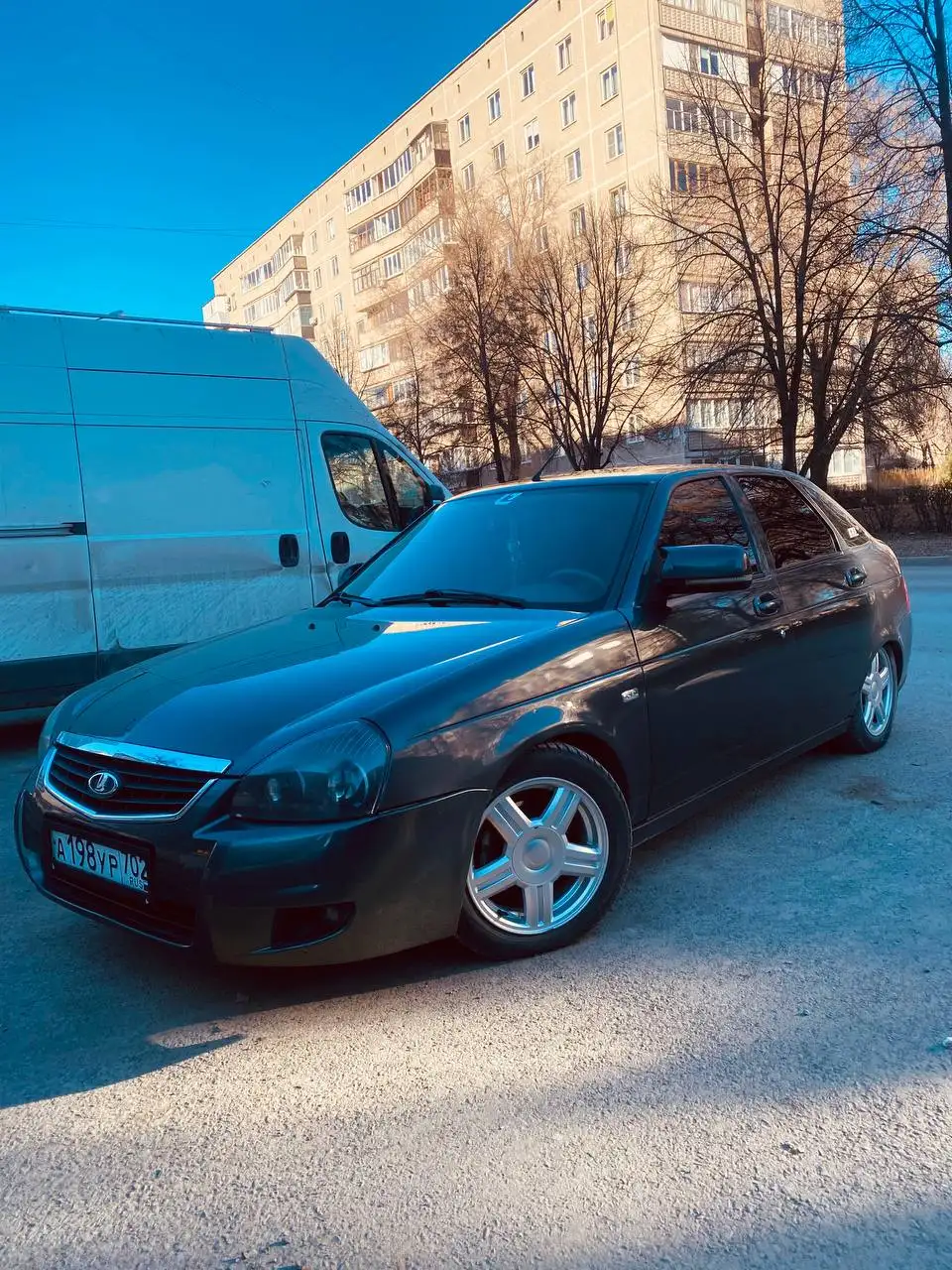 Лада Приора 2012 года в необычном цвете жимолость - Авто в Магнитогорск