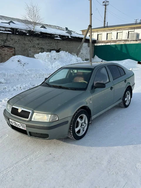 Skoda Octavia 2002 года в отличном состоянии - Грузовики и автобусы в Магнитогорск