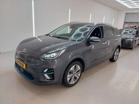 KIA NIRO 64kWh 2020 года с пробегом 70 тыс. км - Электромобили в Магнитогорск