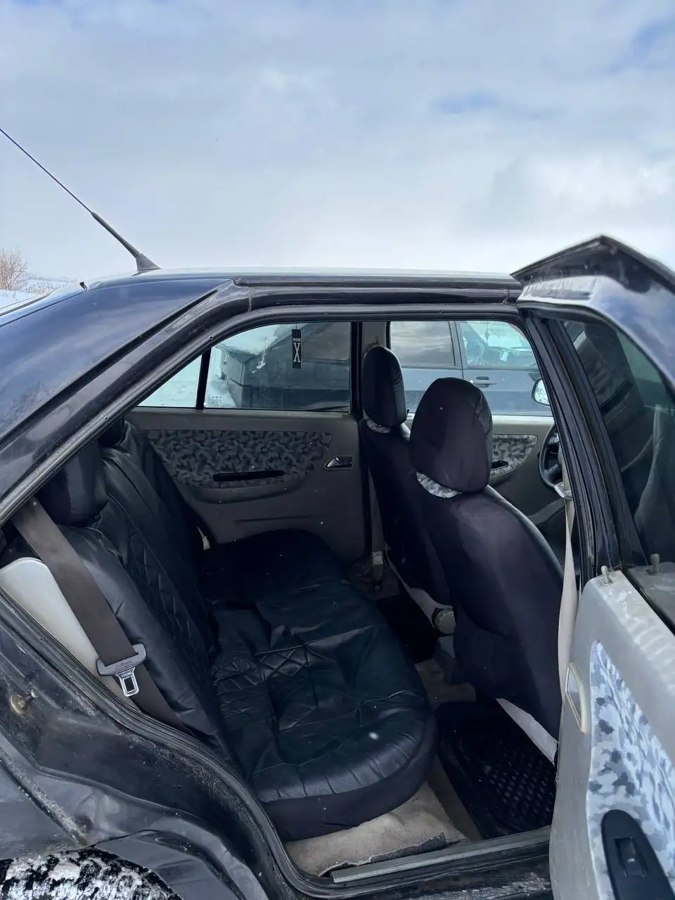 Продажа автомобиля ВАЗ с новым сцеплением и лобовым стеклом - Авто в Магнитогорск