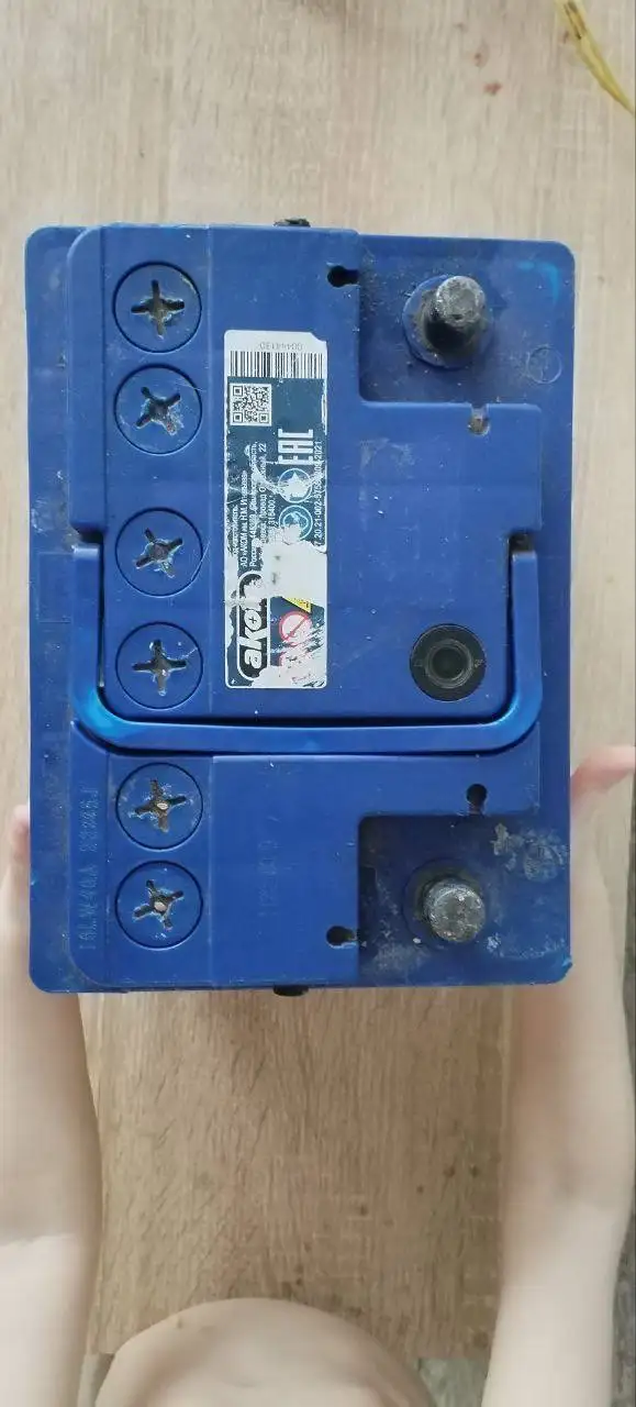 Продам аккумулятор срочно - Запчасти (Авто) в Магнитогорск