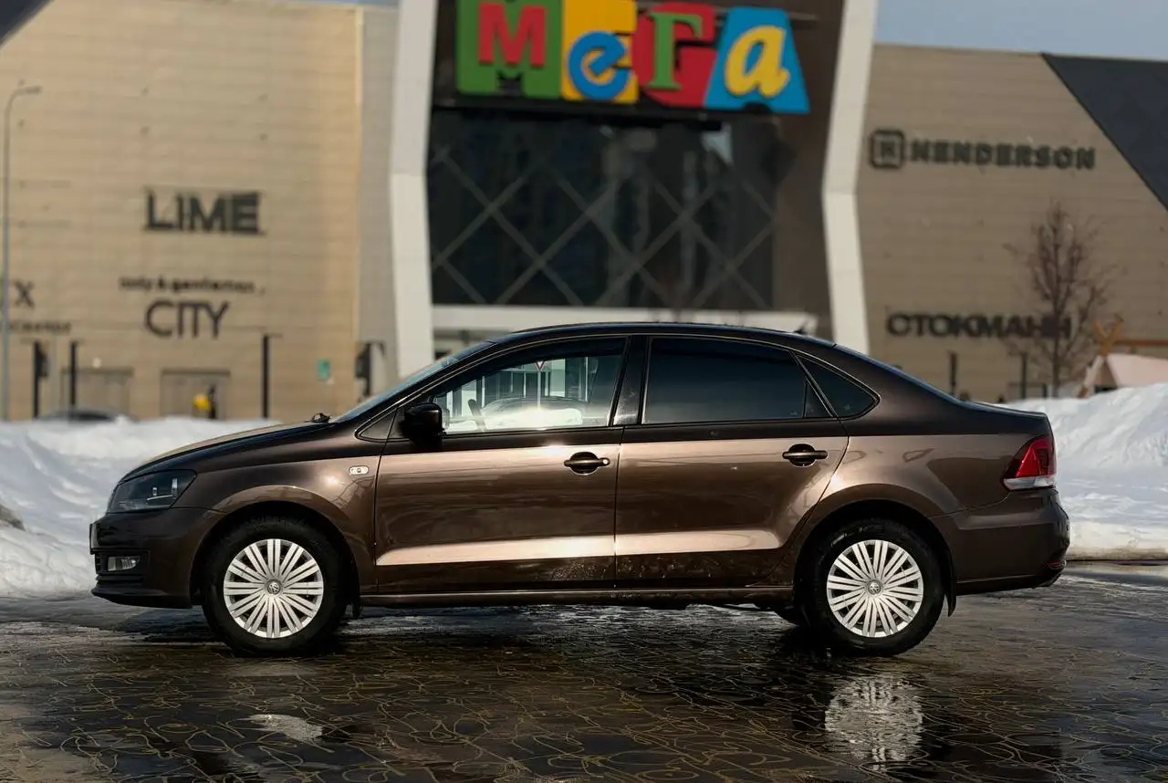 Volkswagen POLO 2016 года на автомате в Казани - Легковые автомобили (Авто) в Казань
