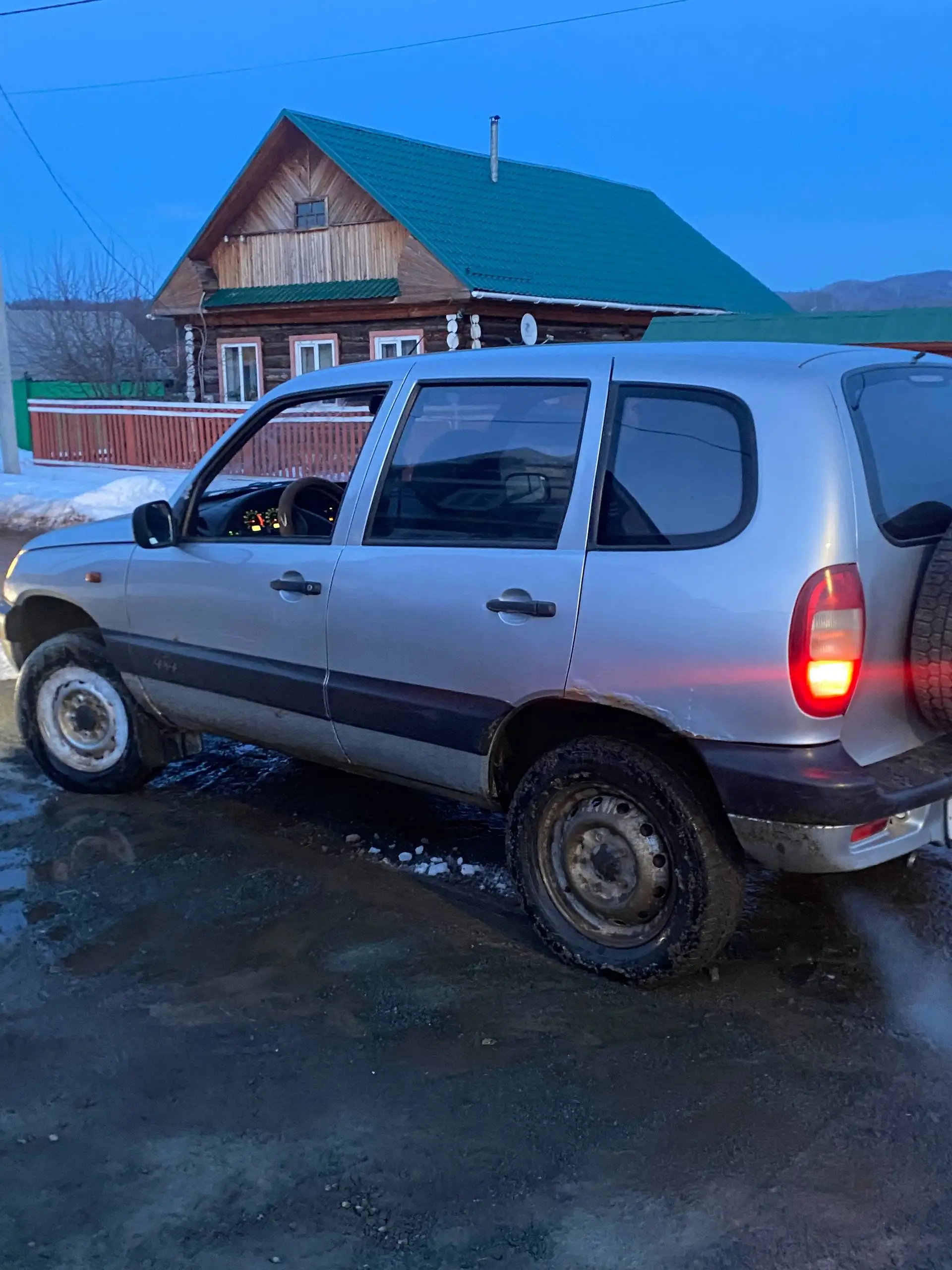 Шевроле Нива 2004 г. в Абзаково - Внедорожники (Авто) в Магнитогорск