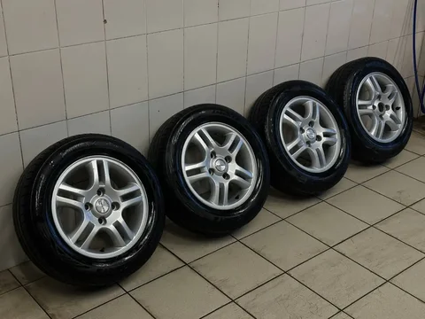 Шины 185/65/R15 4x114.3 в хорошем состоянии - Электротранспорт в Магнитогорск