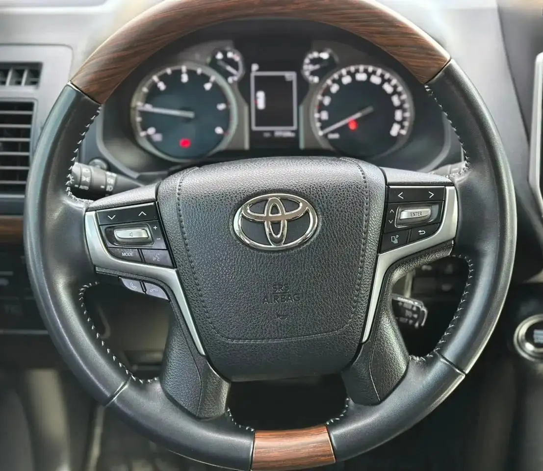 Toyota Land Cruiser Prado 2022 - Внедорожники (Авто) в Магнитогорск