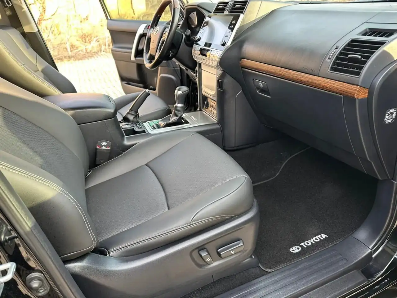 Toyota Land Cruiser Prado 2022 - Внедорожники (Авто) в Магнитогорск