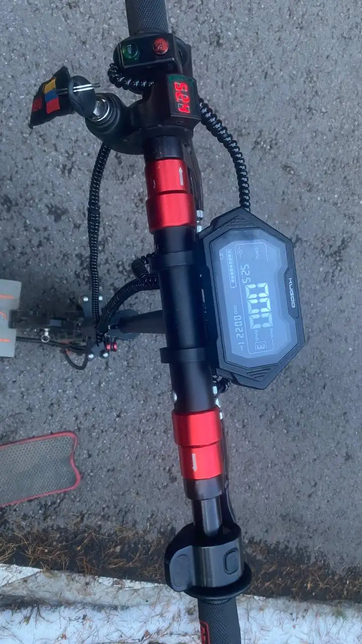 Продам электросамокат 600Вт, пробег 1800 км, аккумулятор 30-35 км - Электросамокаты (Электроника) в Магнитогорск